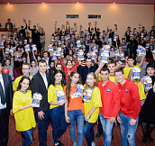 54 000 детей получили подарки от «Донбасса» в честь дня Святого Николая