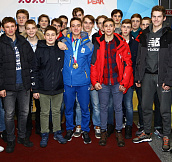Призеров Юношеских Олимпийских игр торжественно встретили в Украине