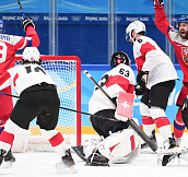 Швеция минимально обыграла Латвию, Канада лидировала в матче с Германией: обзор второго дня олимпийского хоккейного турнира