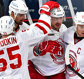 Команды экс-игроков «Донбасса» одержали минимальные победы на выезде в чемпионате КХЛ