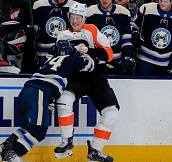 В НХЛ случилась эпическая драка дня – «Давид против Голиафа»