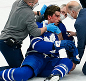 Капитан «Торонто» получил жуткую травму в игре с «Монреалем» (видео)