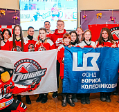 Как школьный фан-клуб «Донбасса» поддерживал своих в центральном матче тура