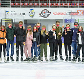 Школьники Кураховского профлицея побывали на фабрике «Конти» и посетили ледовую арену «Альтаир»